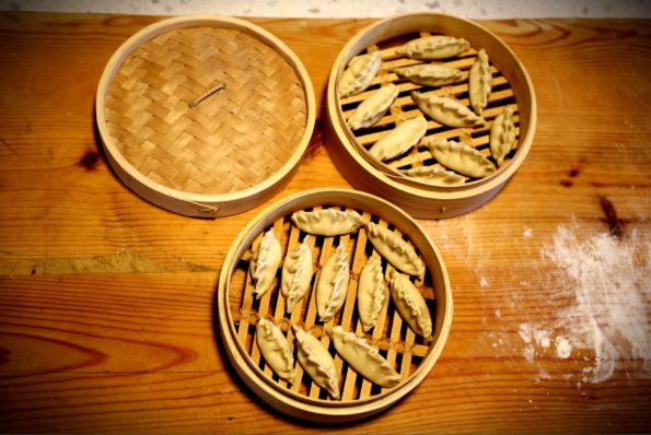 Ravioli giapponesi: cottura al vapore con brasatura finale